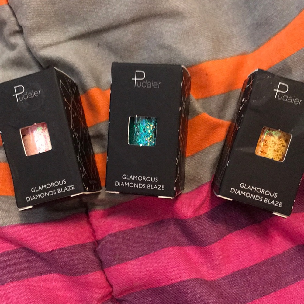 Eye Glitter blue pink yellow